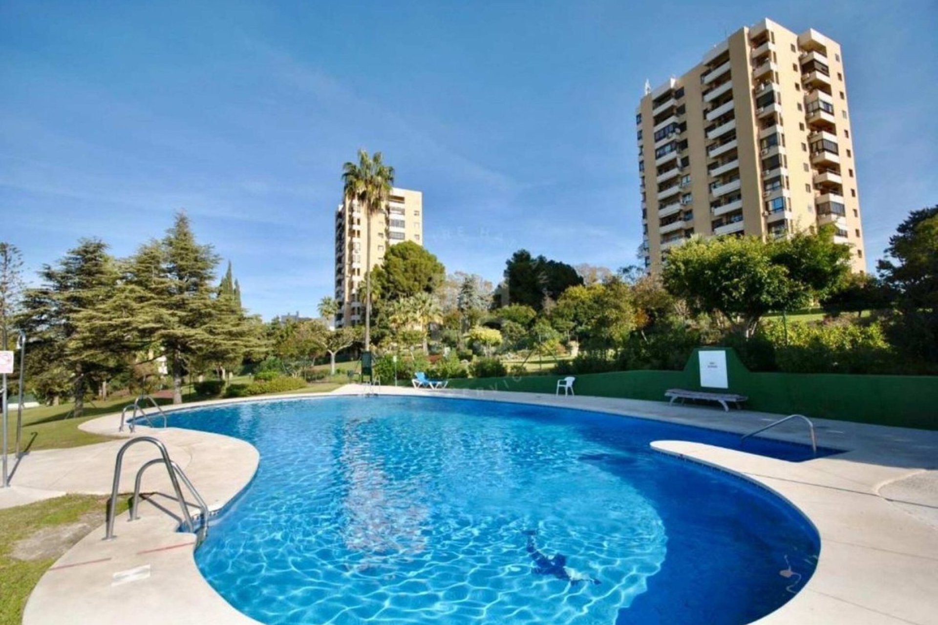 Resale - apartment - Marbella - Aloha