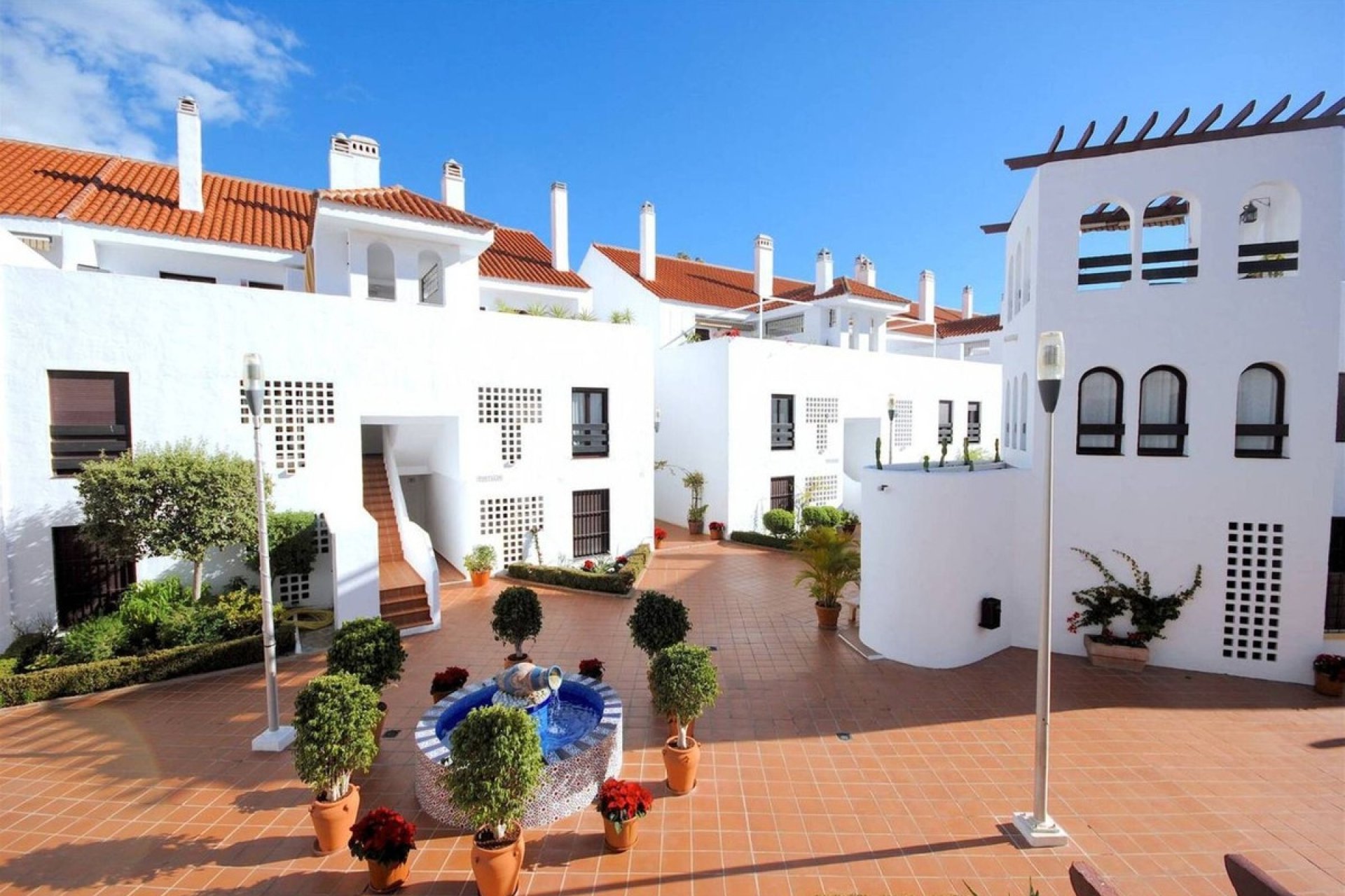 Resale - apartment - Marbella - Aloha