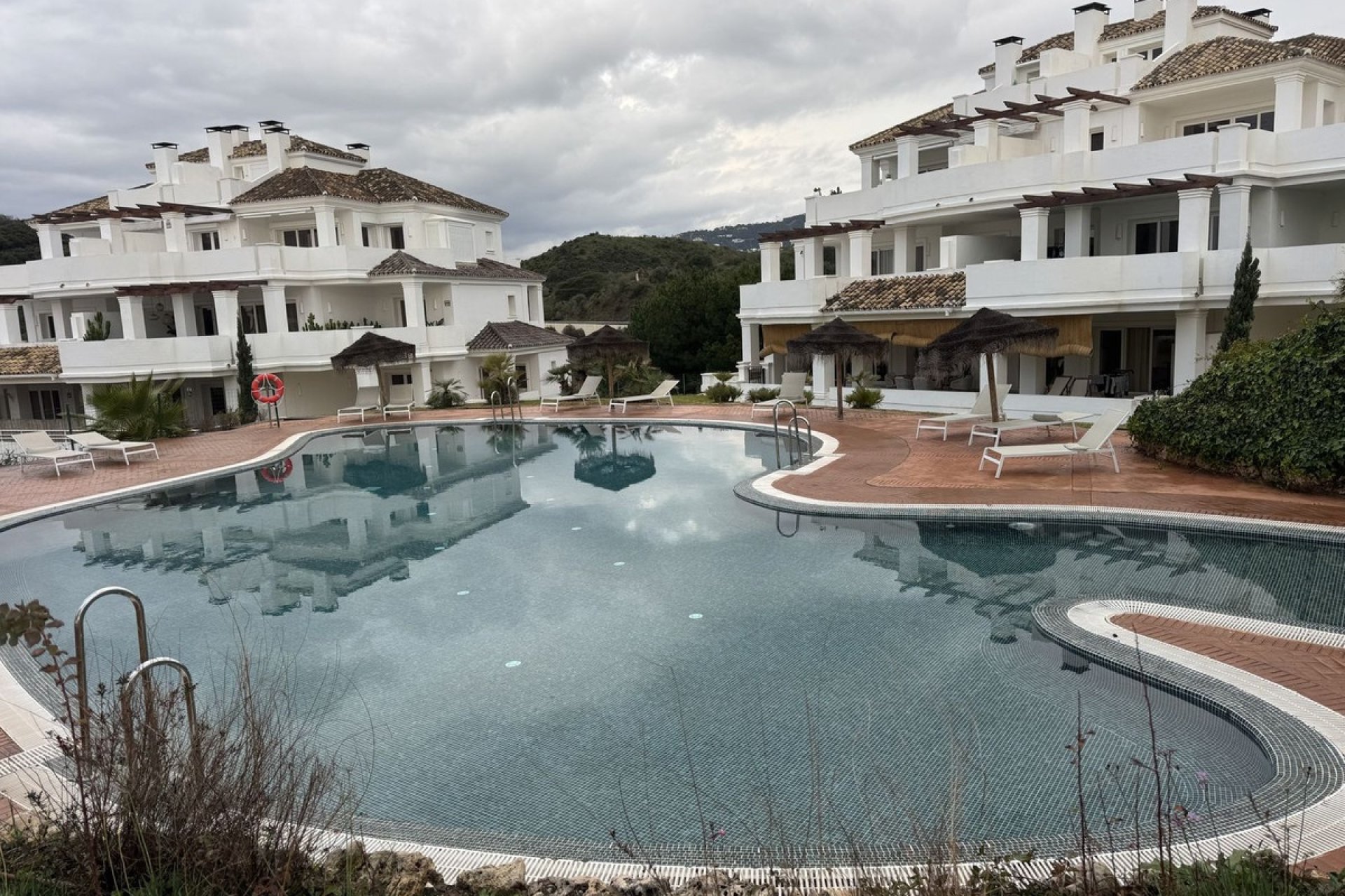 Resale - apartment - Marbella - Aloha