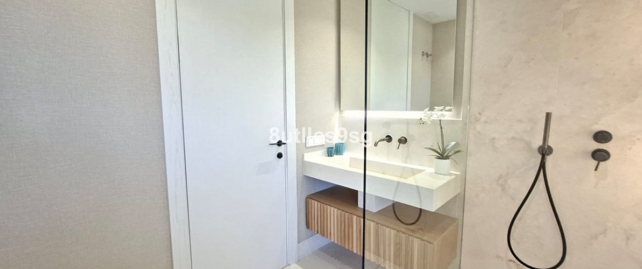 Resale - apartment - Marbella - Aloha