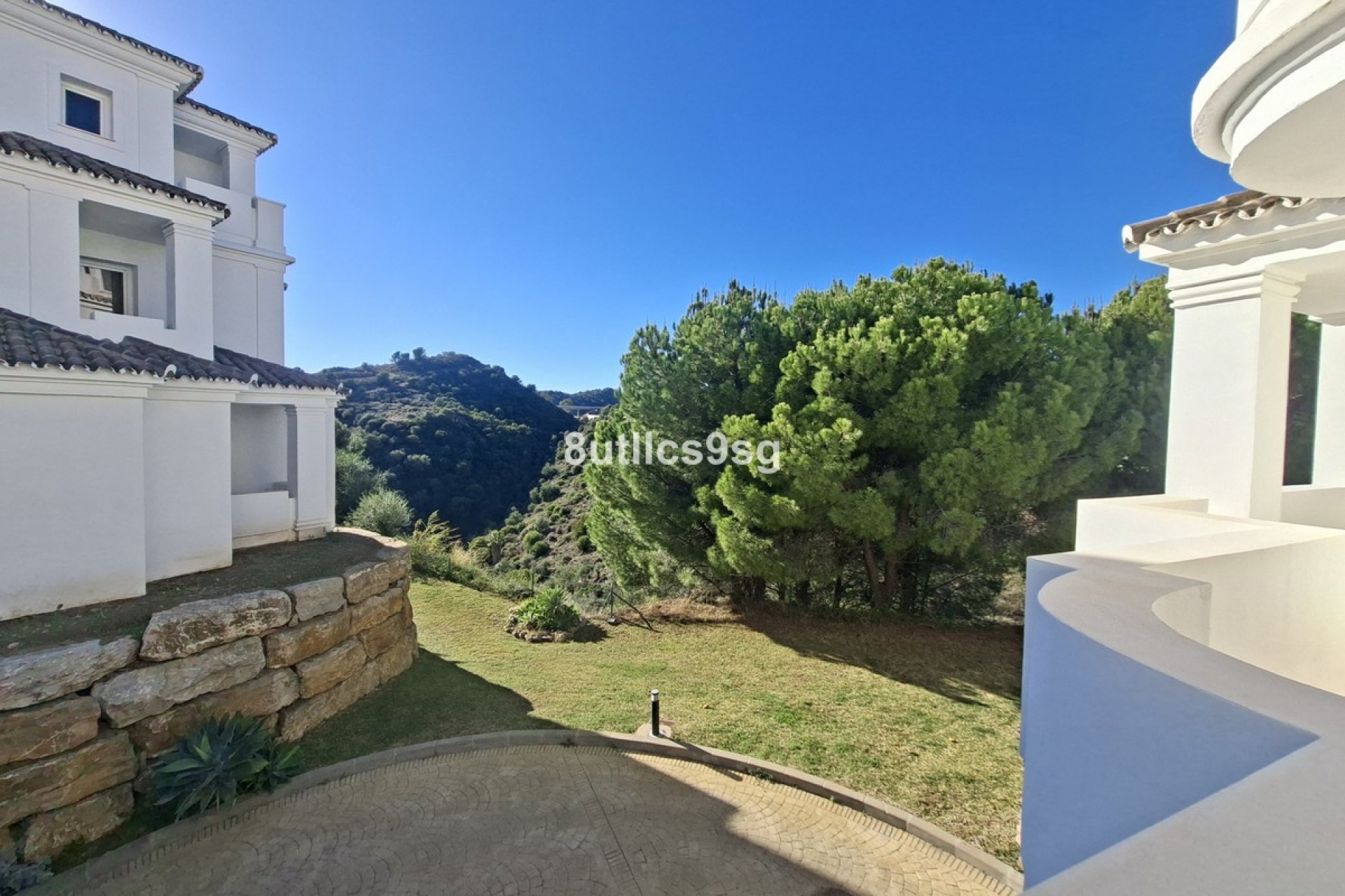 Resale - apartment - Marbella - Aloha