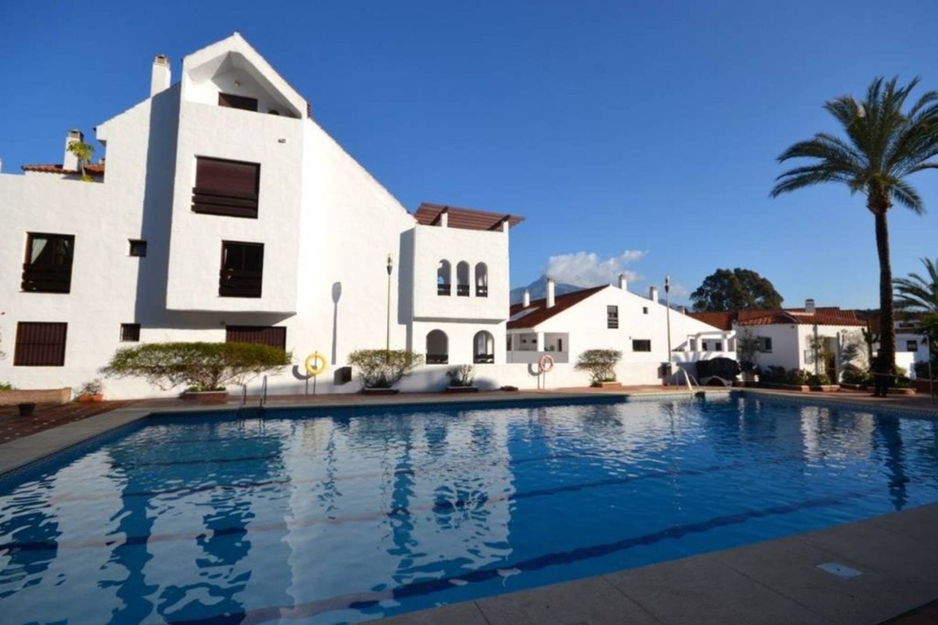 Resale - apartment - Marbella - Aloha