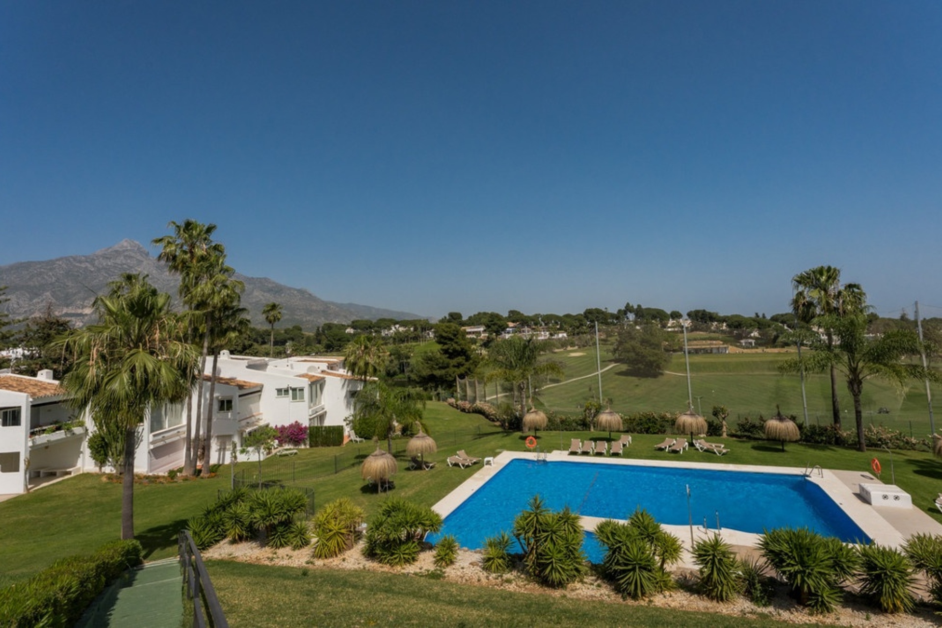 Resale - apartment - Marbella - Aloha