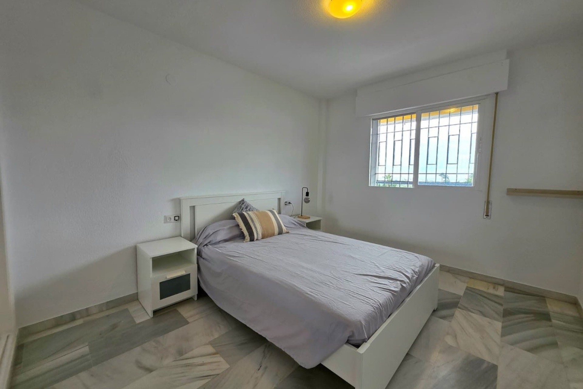 Resale - apartment - Marbella - Aloha