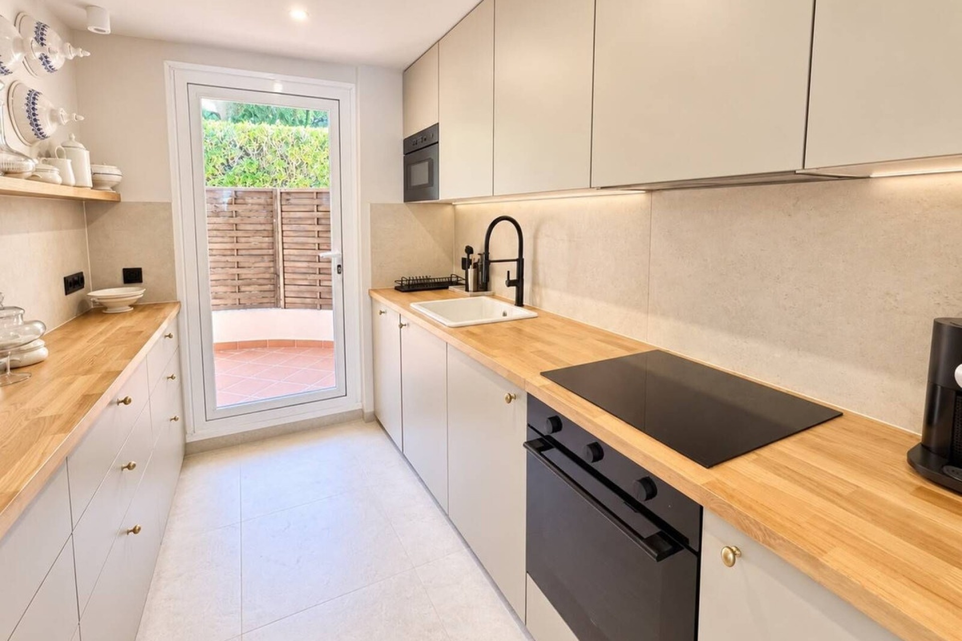 Resale - apartment - Marbella - Aloha