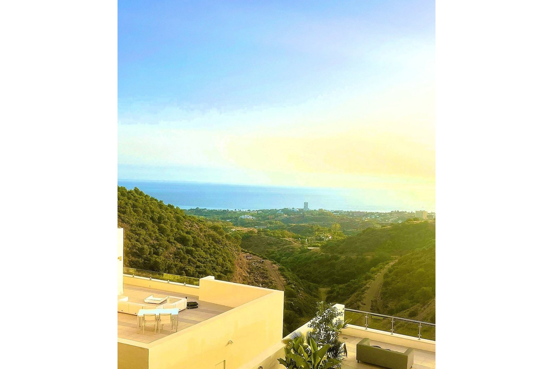 Resale - apartment - Marbella - Altos de los Monteros
