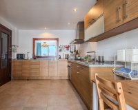 Resale - apartment - Marbella - Altos de los Monteros