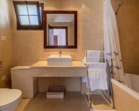 Resale - apartment - Marbella - Altos de los Monteros