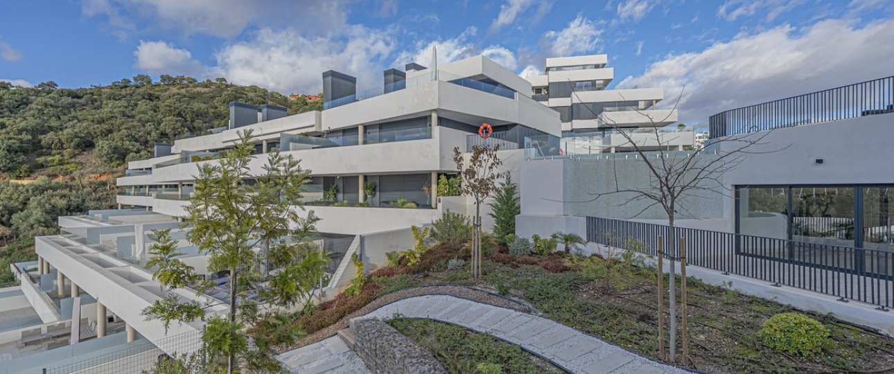 Resale - apartment - Marbella - Altos de los Monteros
