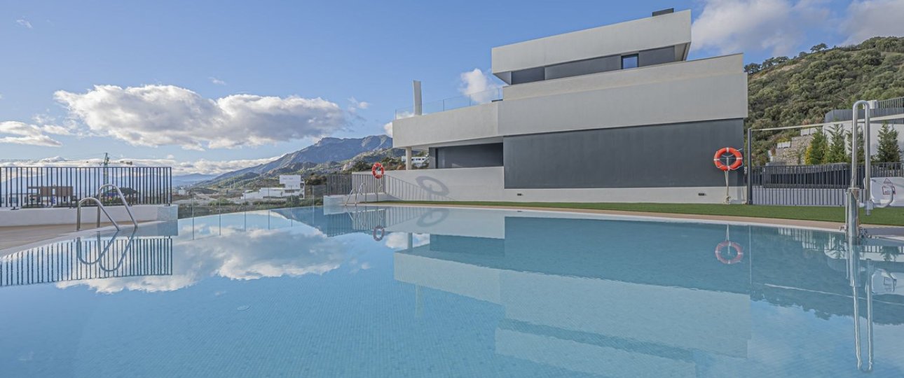 Resale - apartment - Marbella - Altos de los Monteros