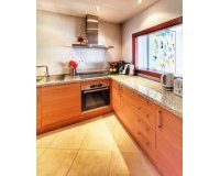 Resale - apartment - Marbella - Altos de los Monteros