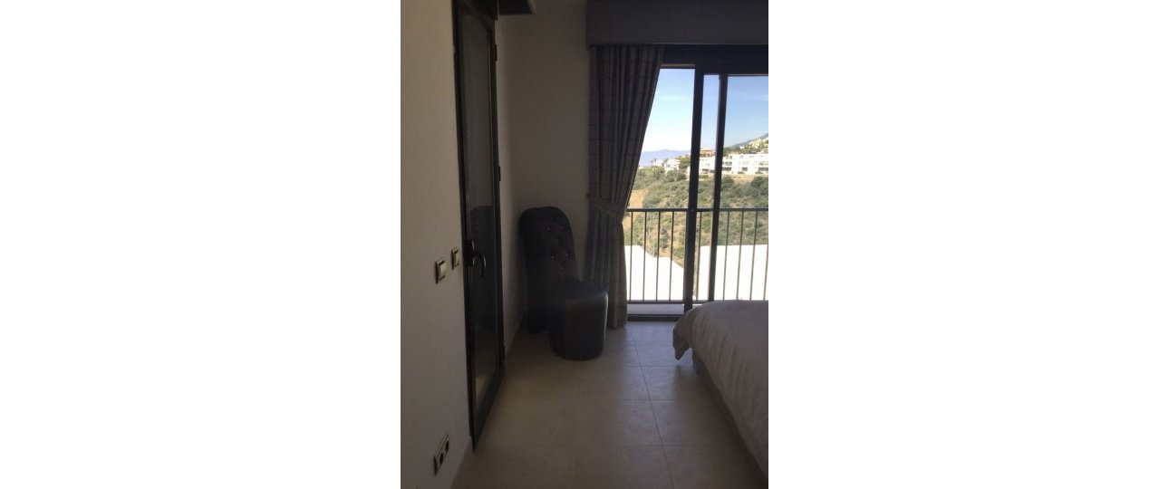 Resale - apartment - Marbella - Altos de los Monteros
