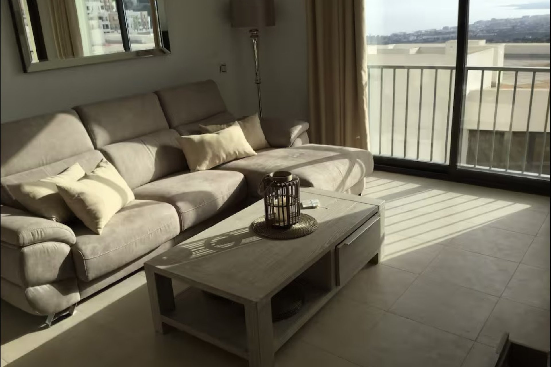 Resale - apartment - Marbella - Altos de los Monteros