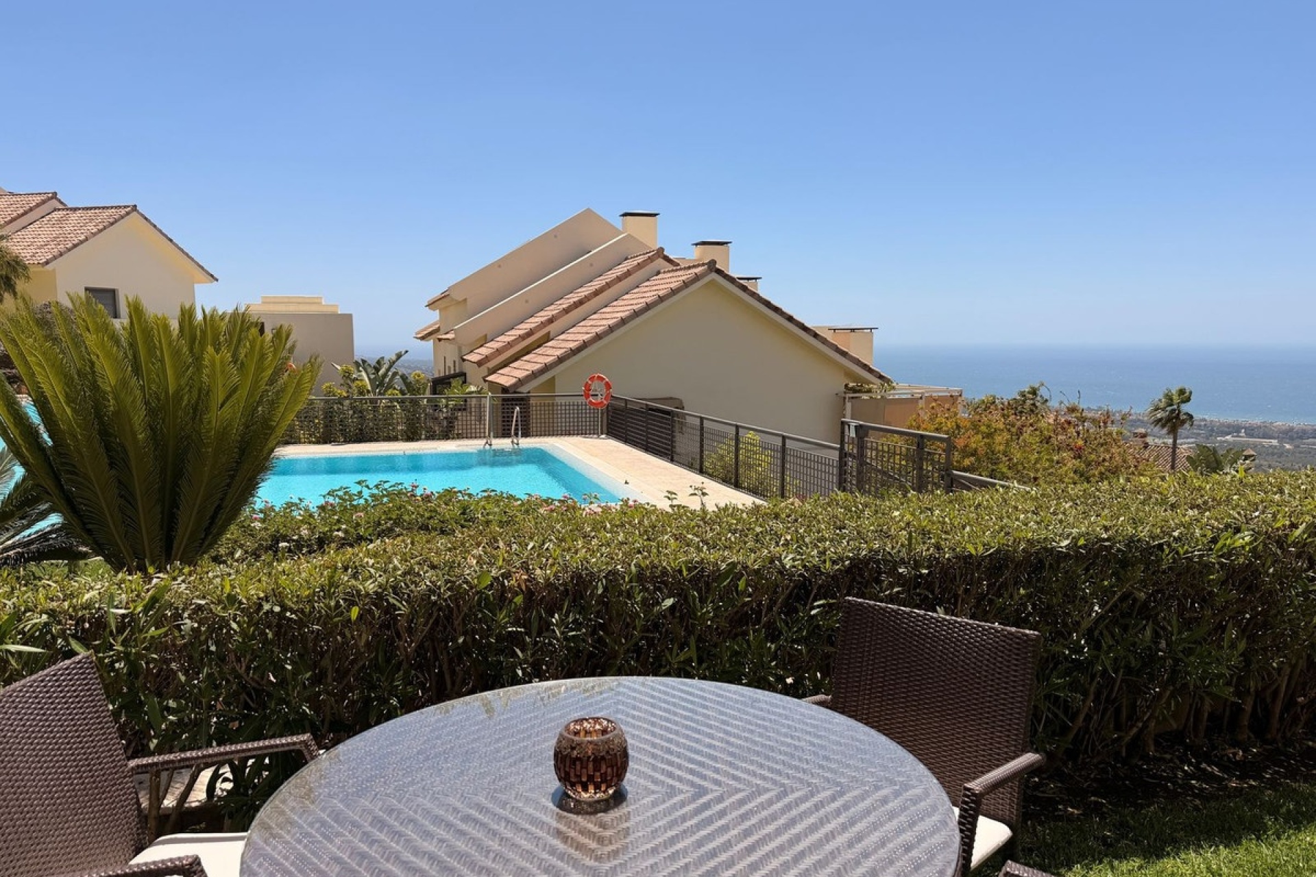 Resale - apartment - Marbella - Altos de los Monteros
