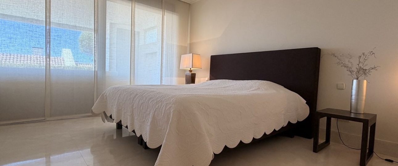 Resale - apartment - Marbella - Altos de los Monteros
