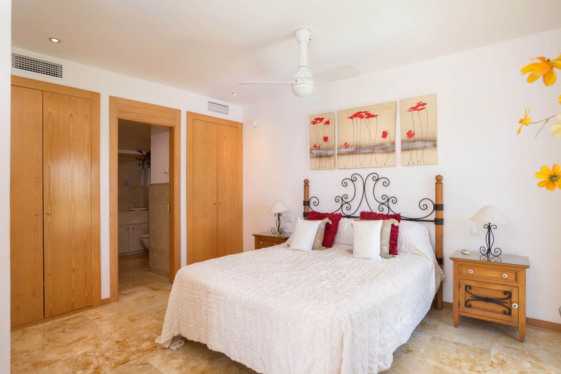 Resale - apartment - Marbella - Altos de los Monteros