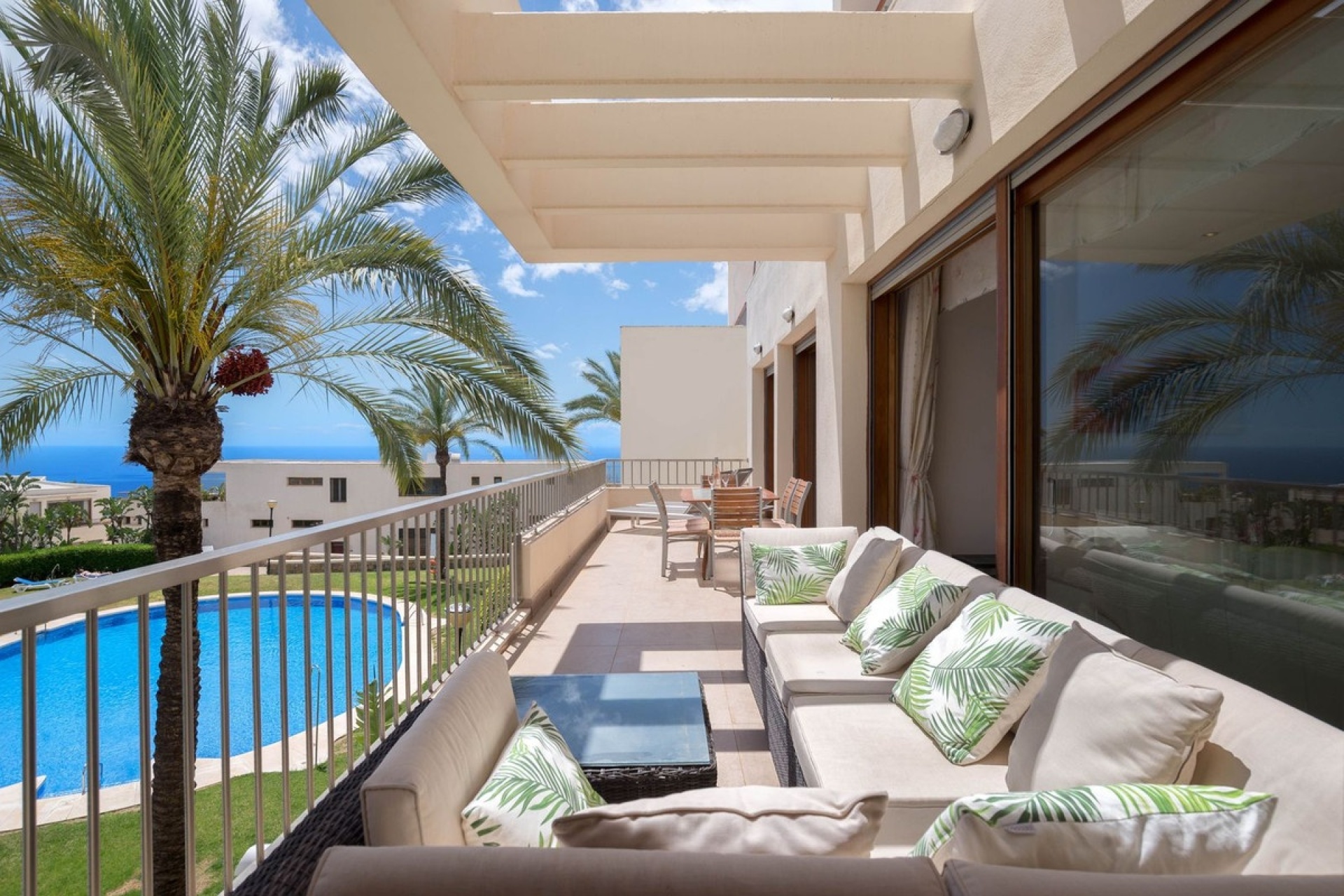 Resale - apartment - Marbella - Altos de los Monteros