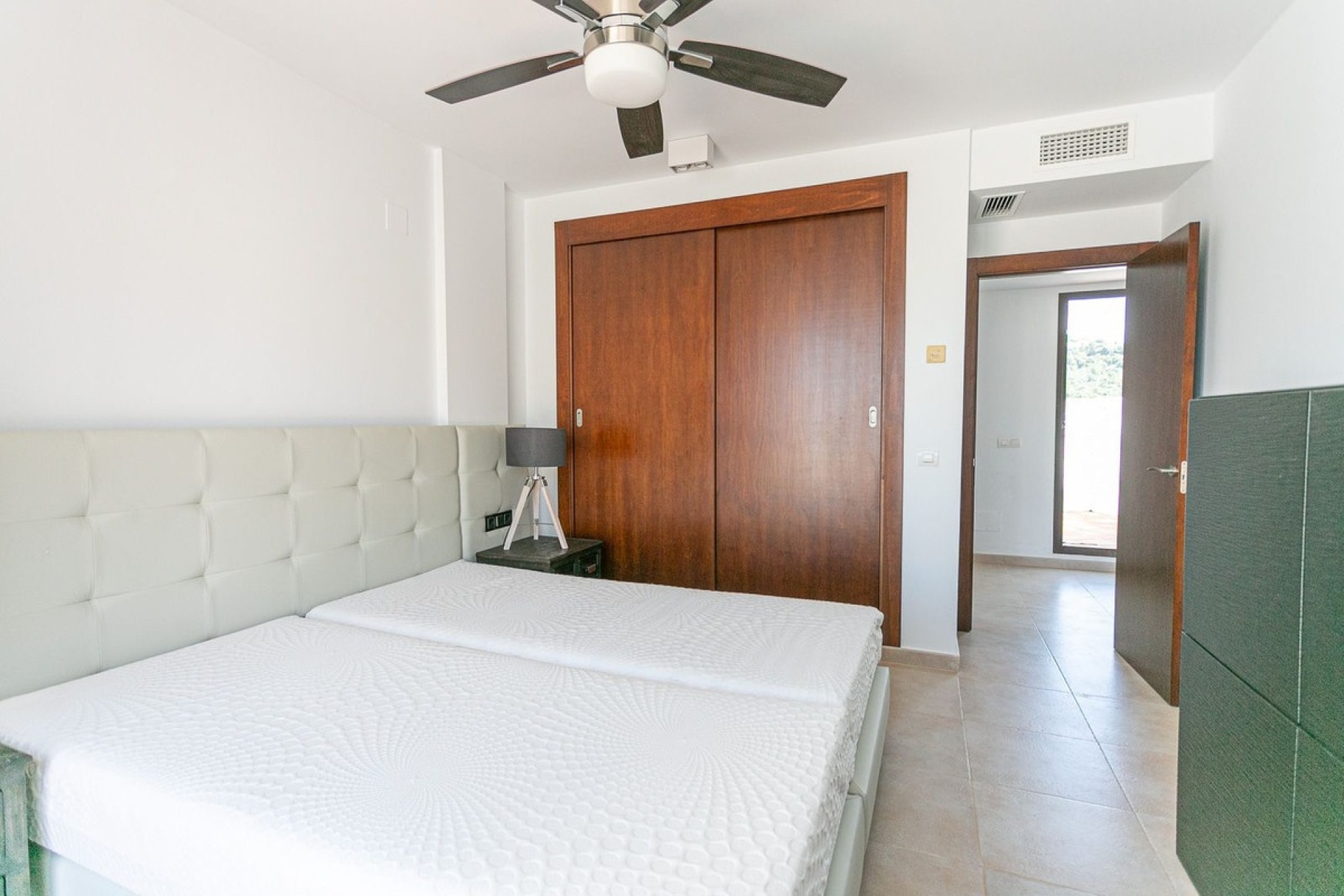 Resale - apartment - Marbella - Altos de los Monteros