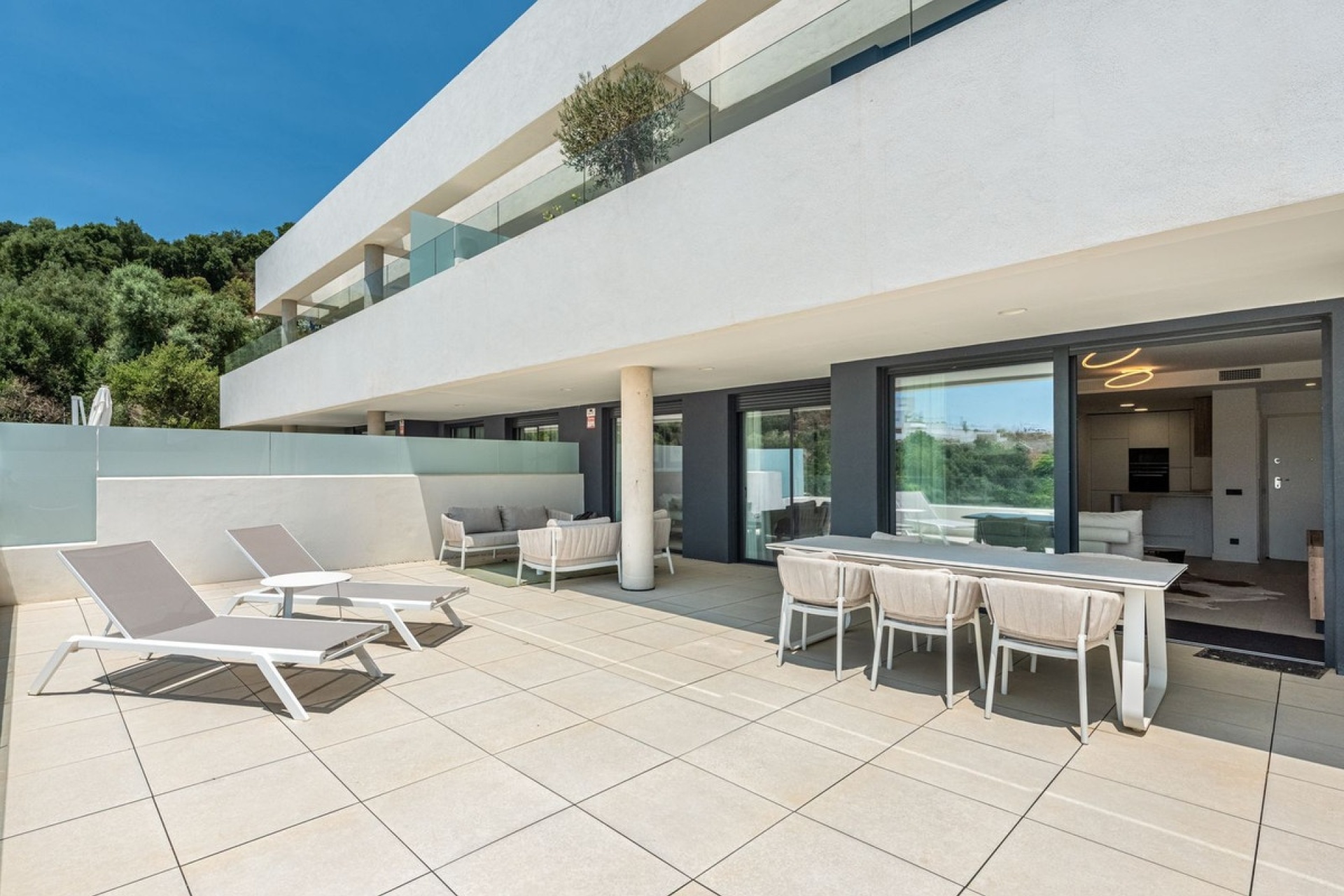 Resale - apartment - Marbella - Altos de los Monteros