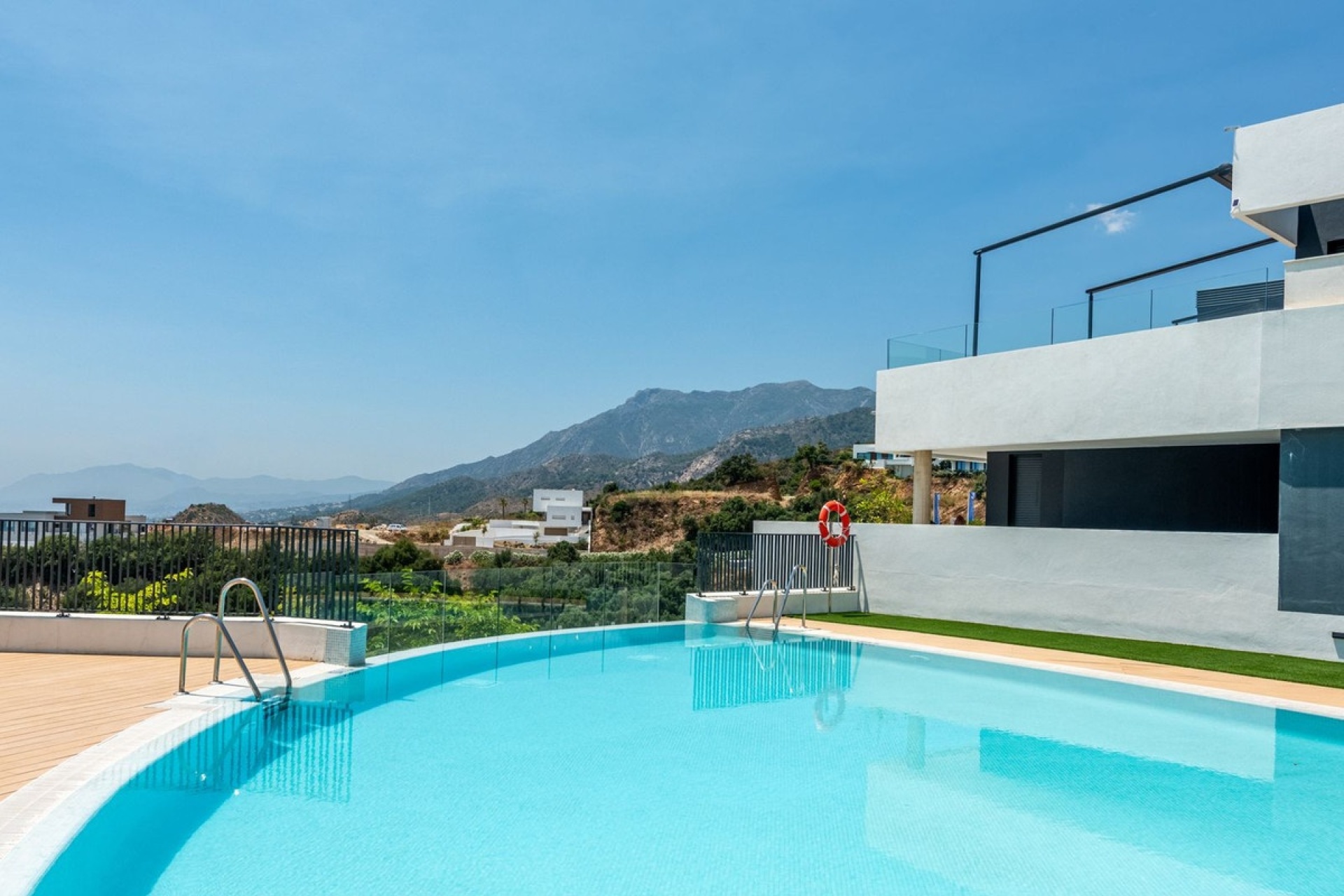 Resale - apartment - Marbella - Altos de los Monteros