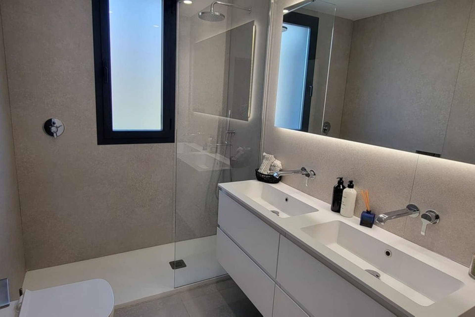 Resale - apartment - Marbella - Altos de los Monteros