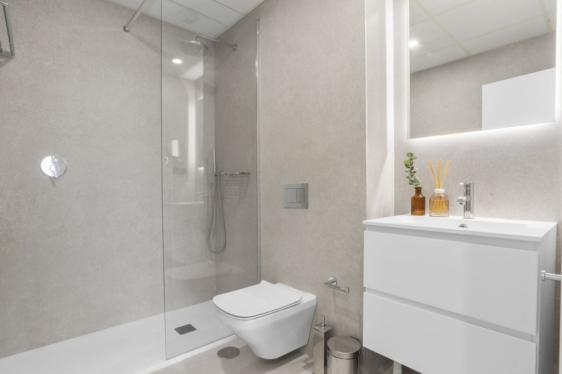 Resale - apartment - Marbella - Altos de los Monteros