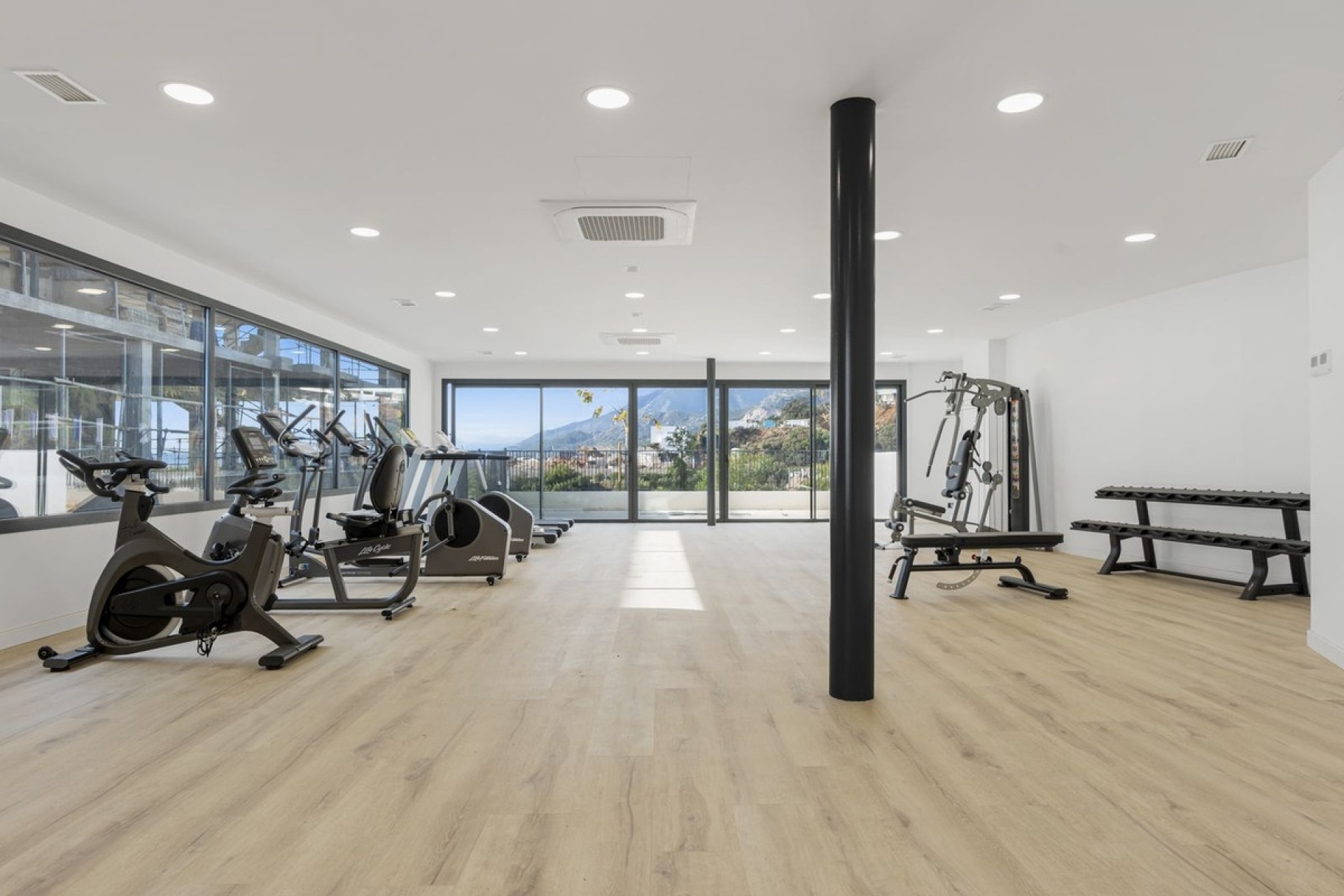 Resale - apartment - Marbella - Altos de los Monteros
