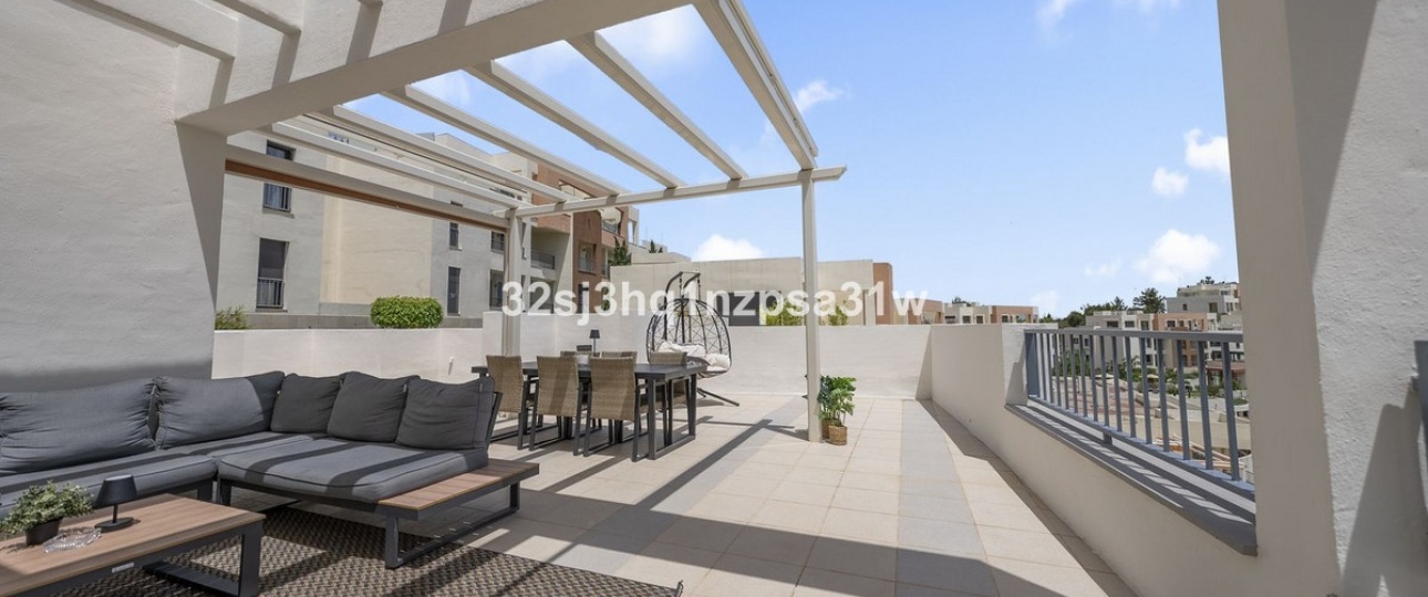 Resale - apartment - Marbella - Altos de los Monteros
