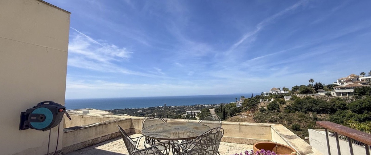 Resale - apartment - Marbella - Altos de los Monteros