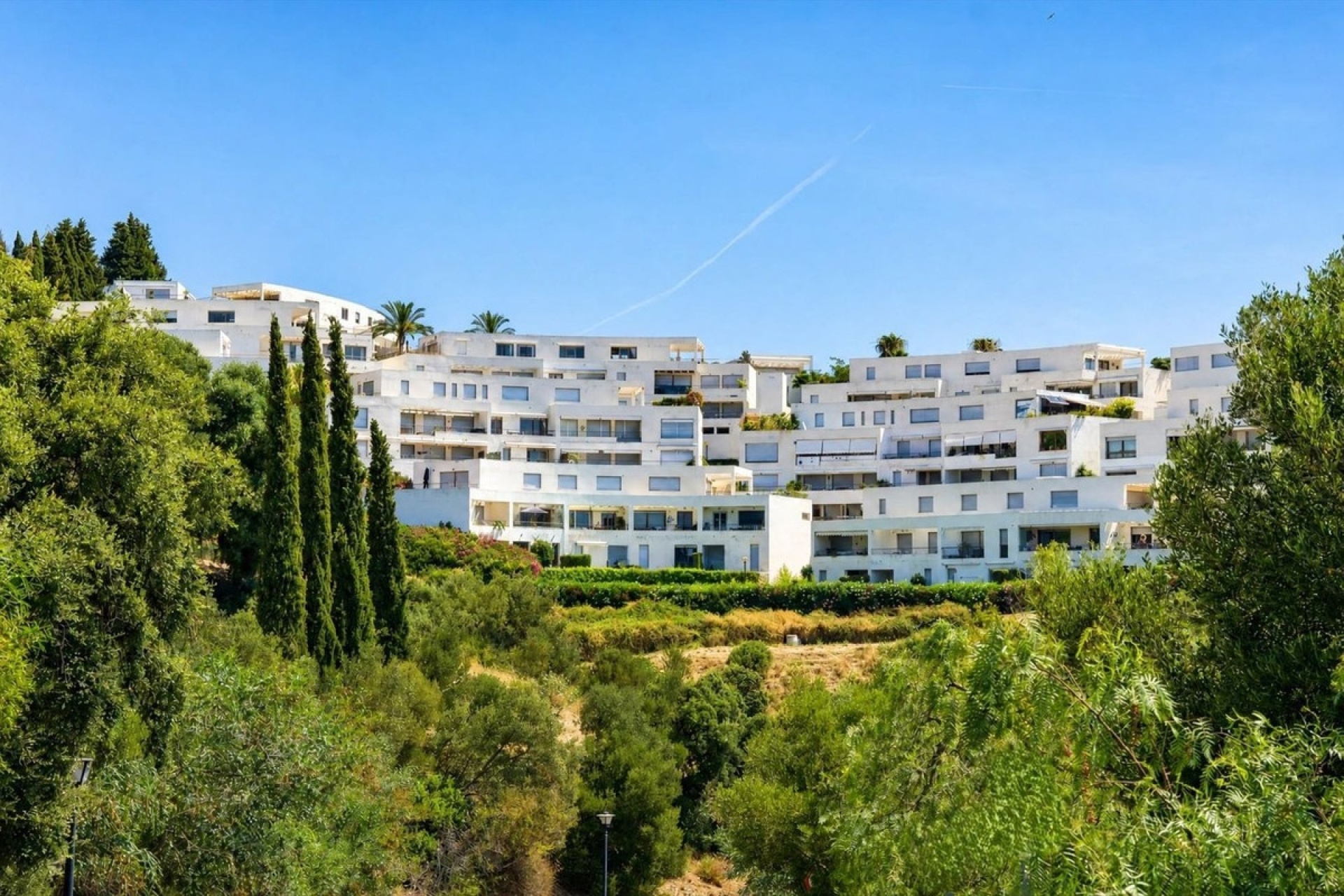 Resale - apartment - Marbella - Altos de los Monteros