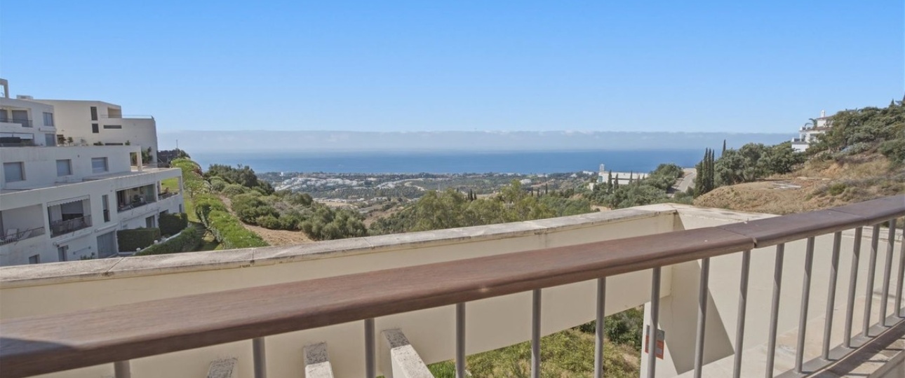 Resale - apartment - Marbella - Altos de los Monteros