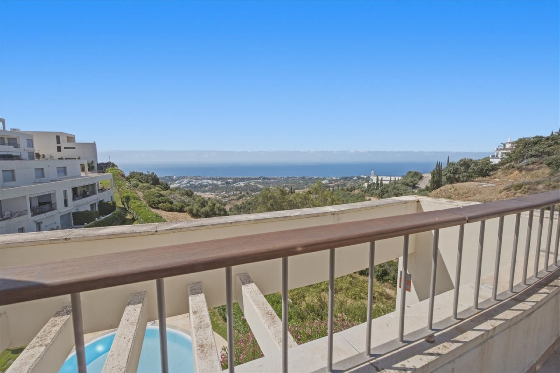 Resale - apartment - Marbella - Altos de los Monteros
