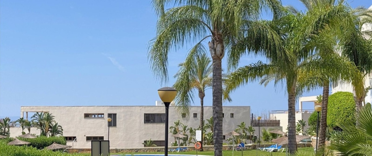 Resale - apartment - Marbella - Altos de los Monteros