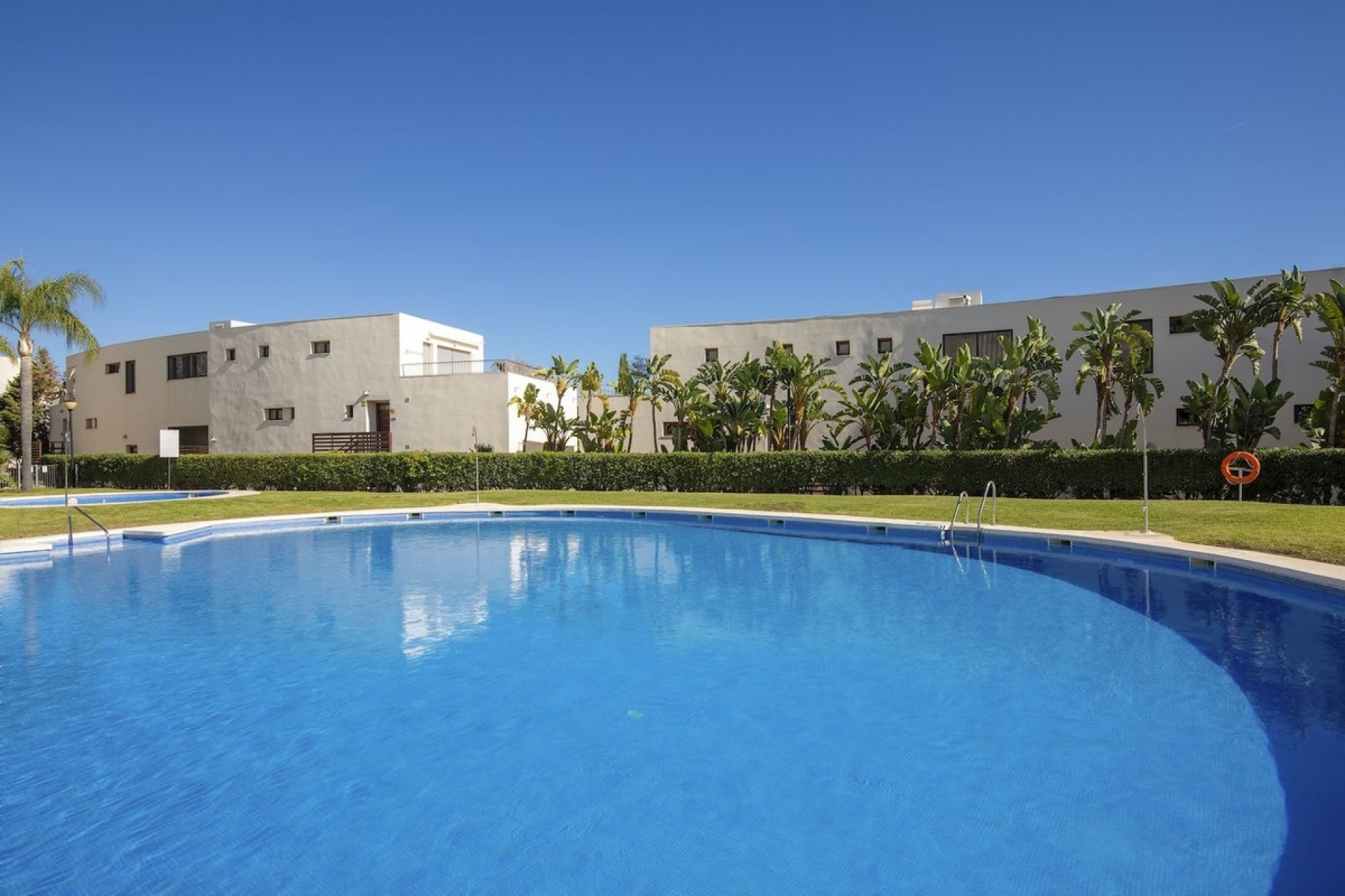 Resale - apartment - Marbella - Altos de los Monteros