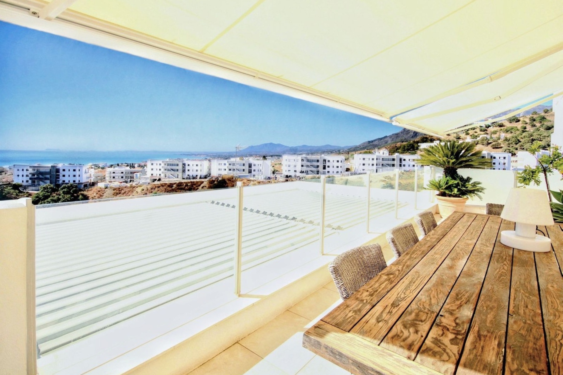 Resale - apartment - Marbella - Altos de los Monteros