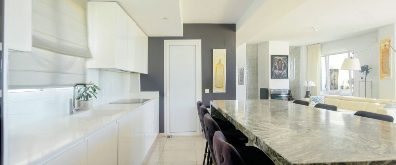 Resale - apartment - Marbella - Altos de los Monteros
