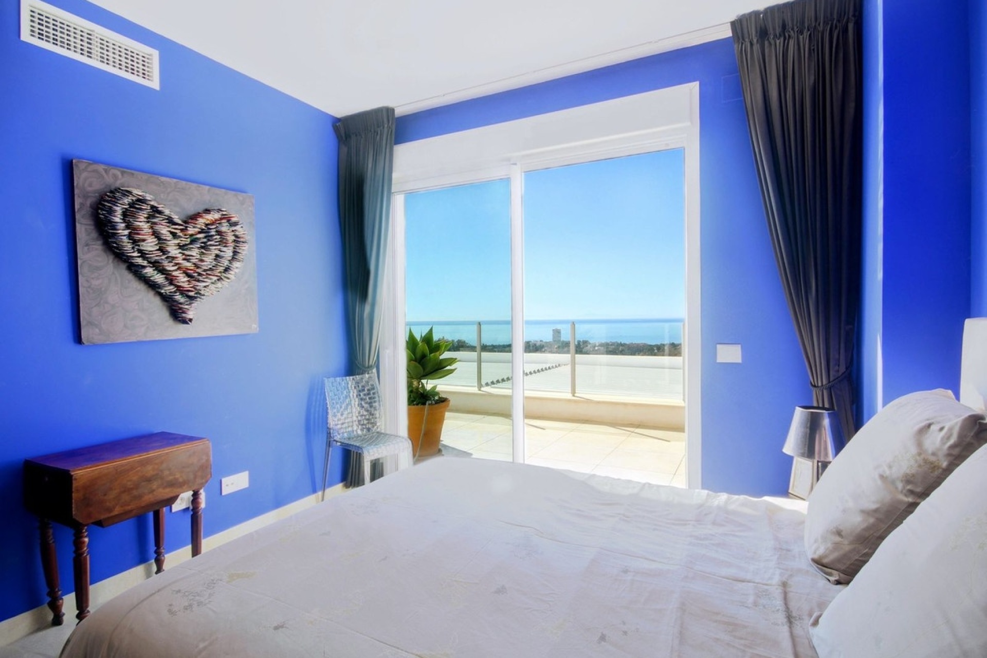 Resale - apartment - Marbella - Altos de los Monteros