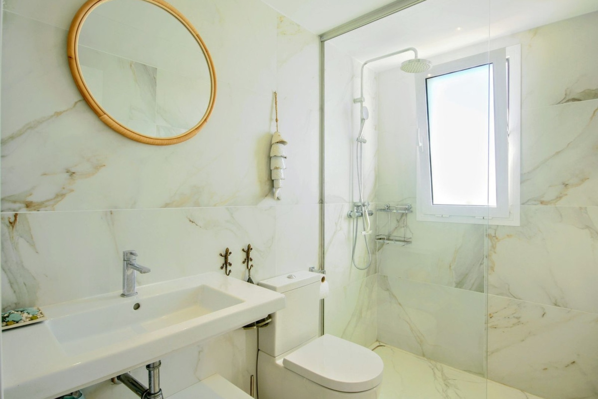 Resale - apartment - Marbella - Altos de los Monteros