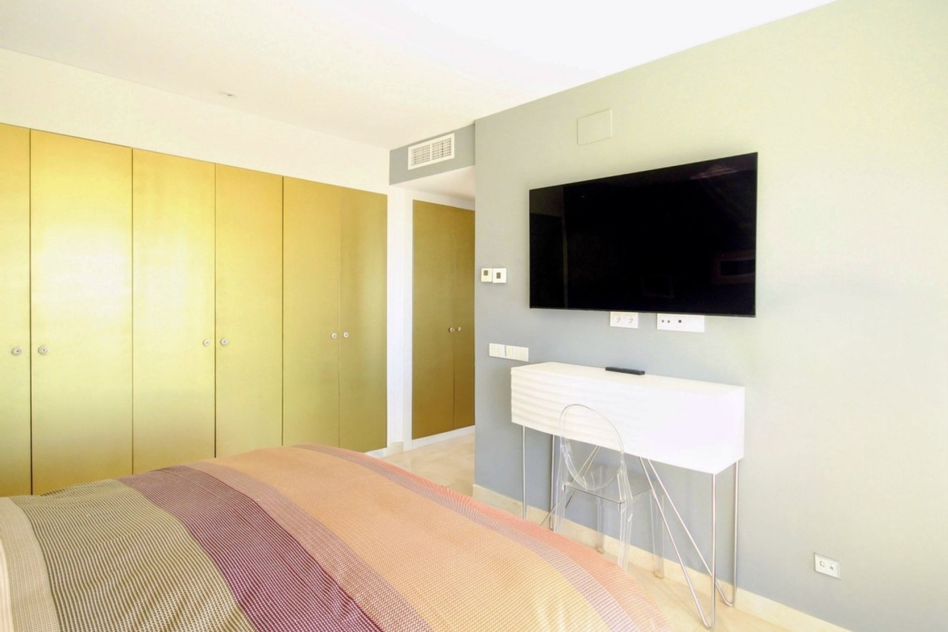 Resale - apartment - Marbella - Altos de los Monteros