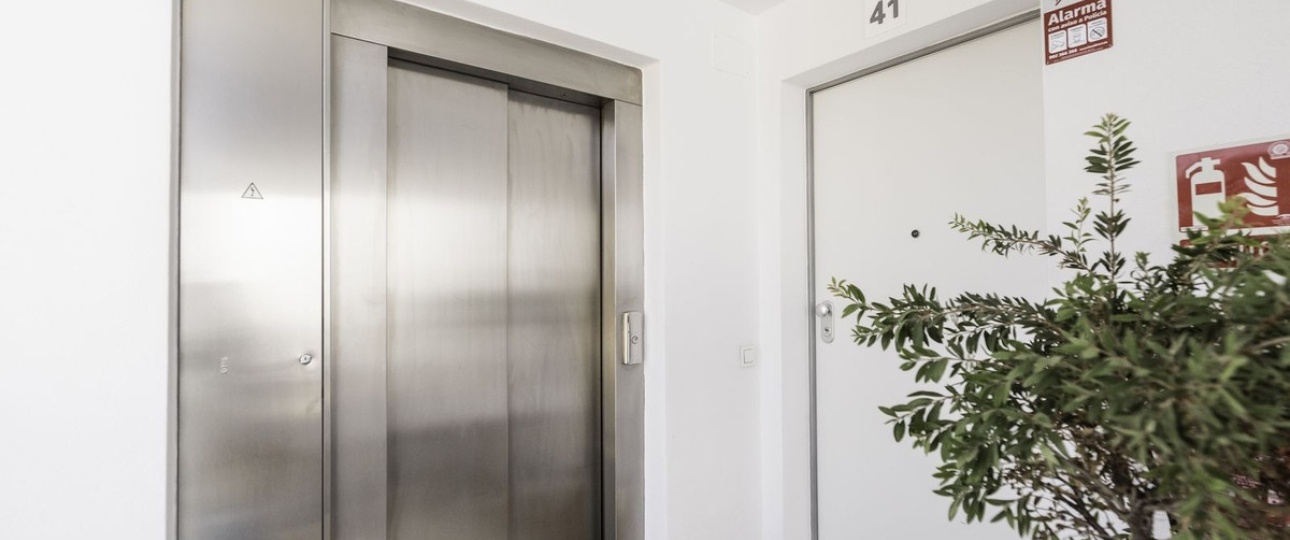 Resale - apartment - Marbella - Altos de los Monteros