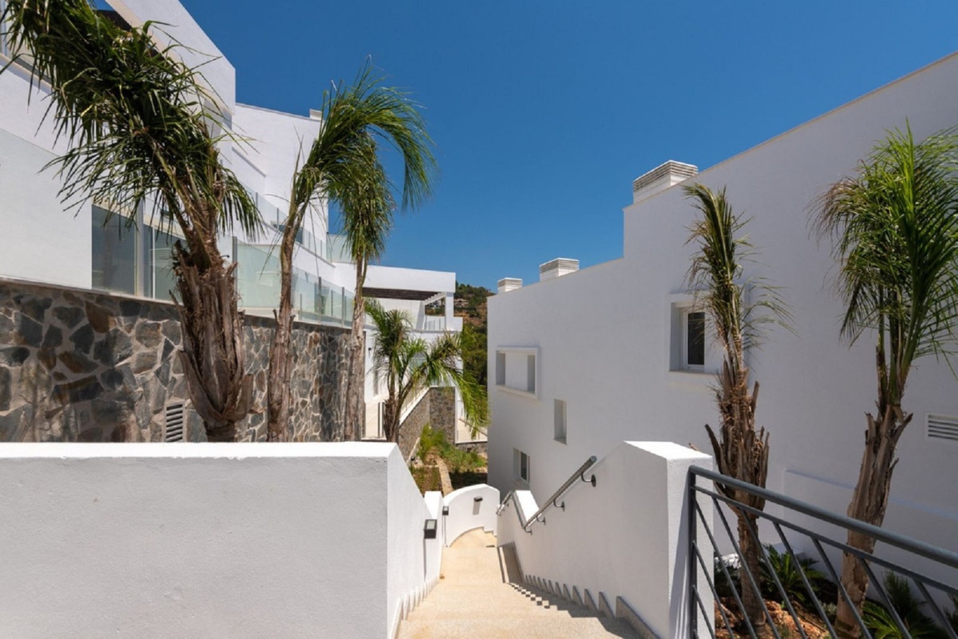 Resale - apartment - Marbella - Altos de los Monteros