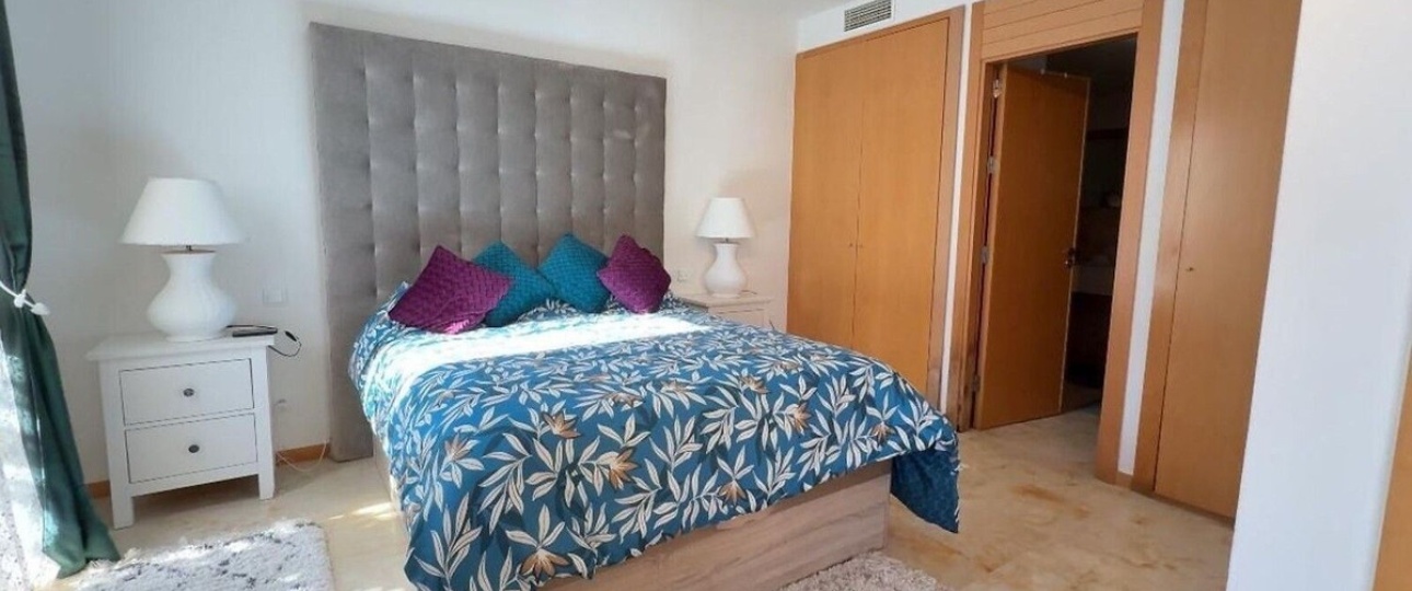 Resale - apartment - Marbella - Altos de los Monteros