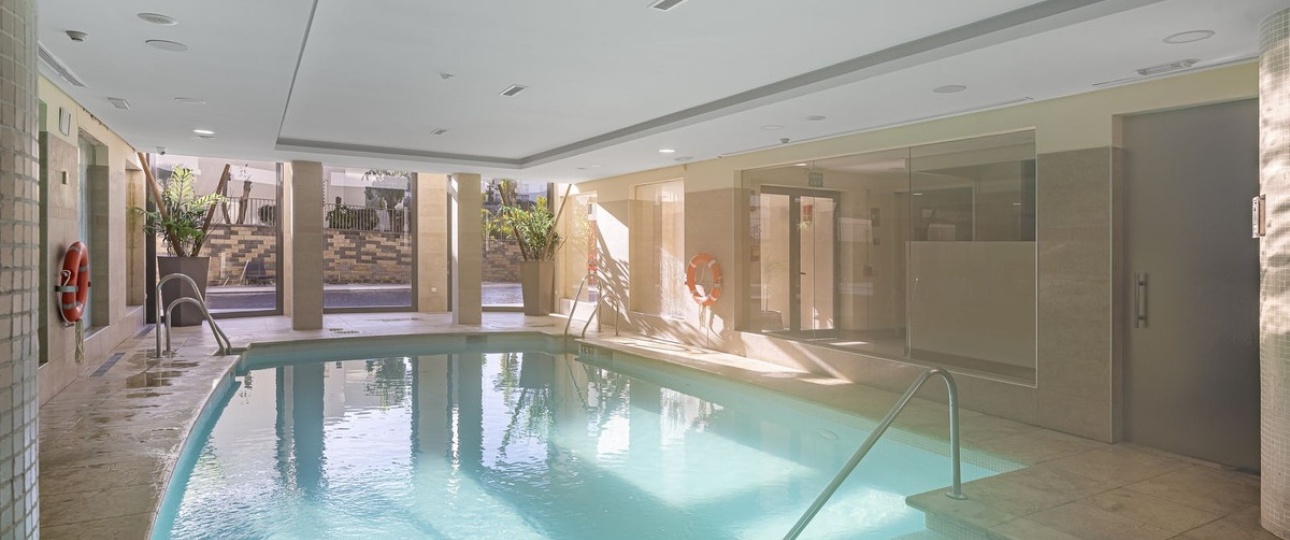 Resale - apartment - Marbella - Altos de los Monteros