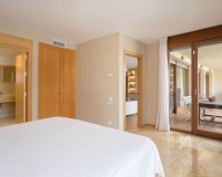 Resale - apartment - Marbella - Altos de los Monteros
