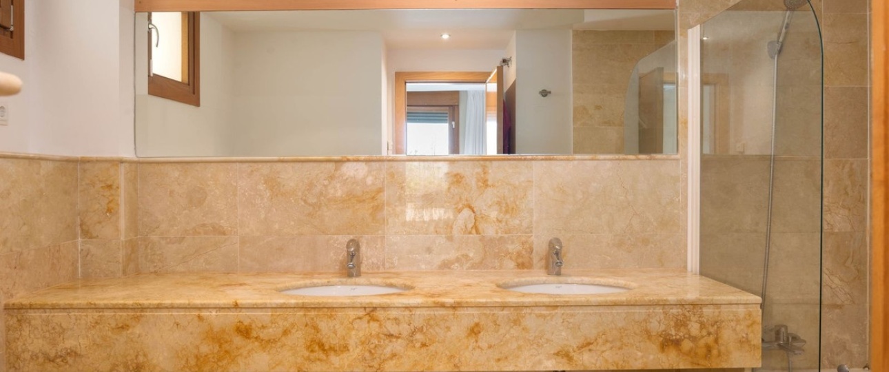 Resale - apartment - Marbella - Altos de los Monteros