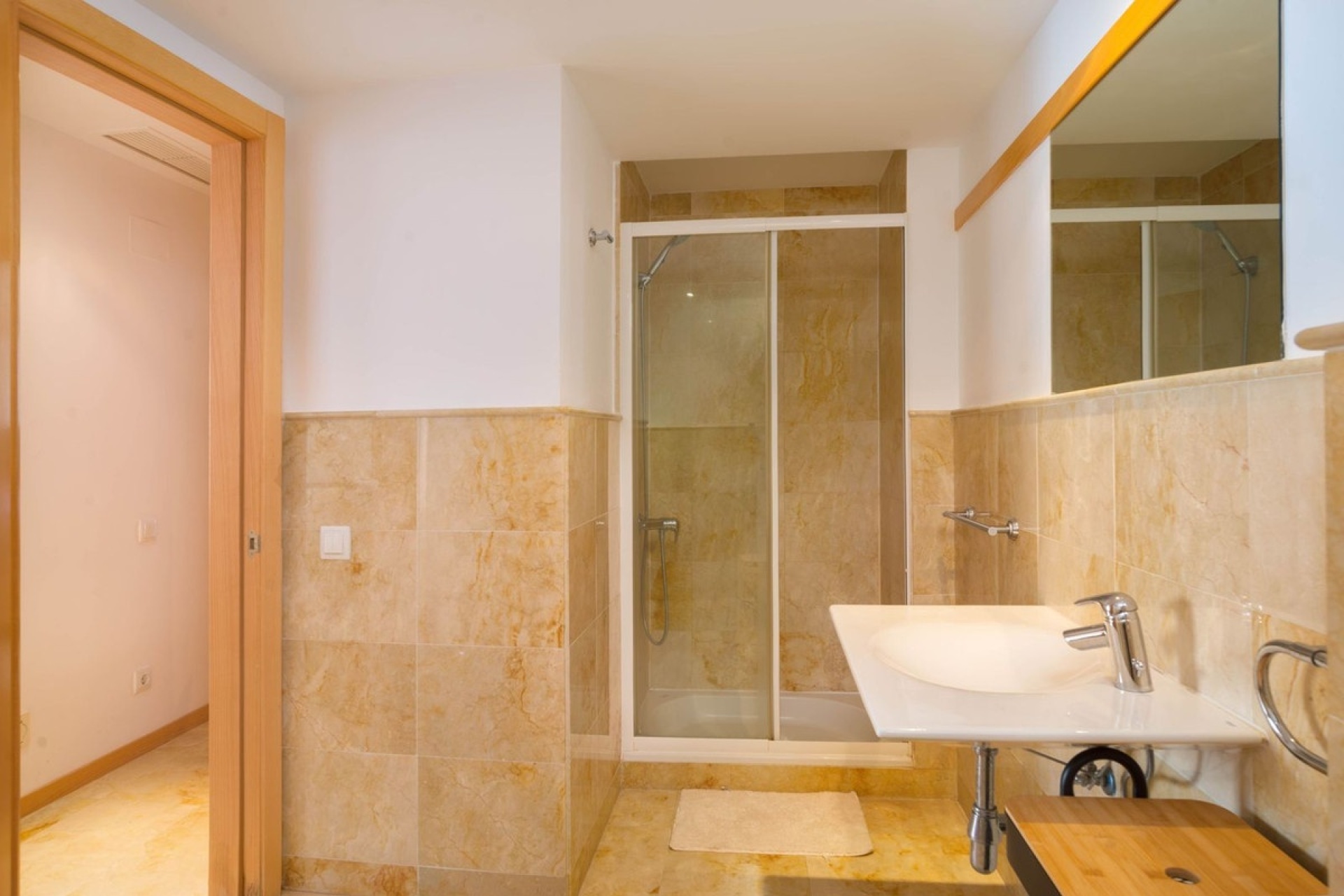 Resale - apartment - Marbella - Altos de los Monteros