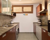 Resale - apartment - Marbella - Altos de los Monteros