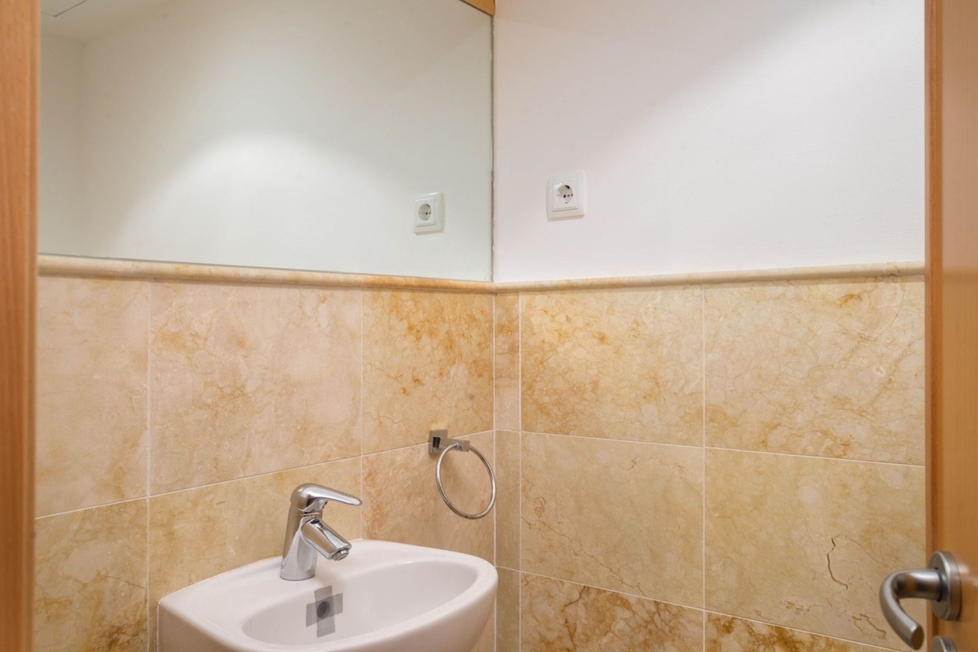 Resale - apartment - Marbella - Altos de los Monteros