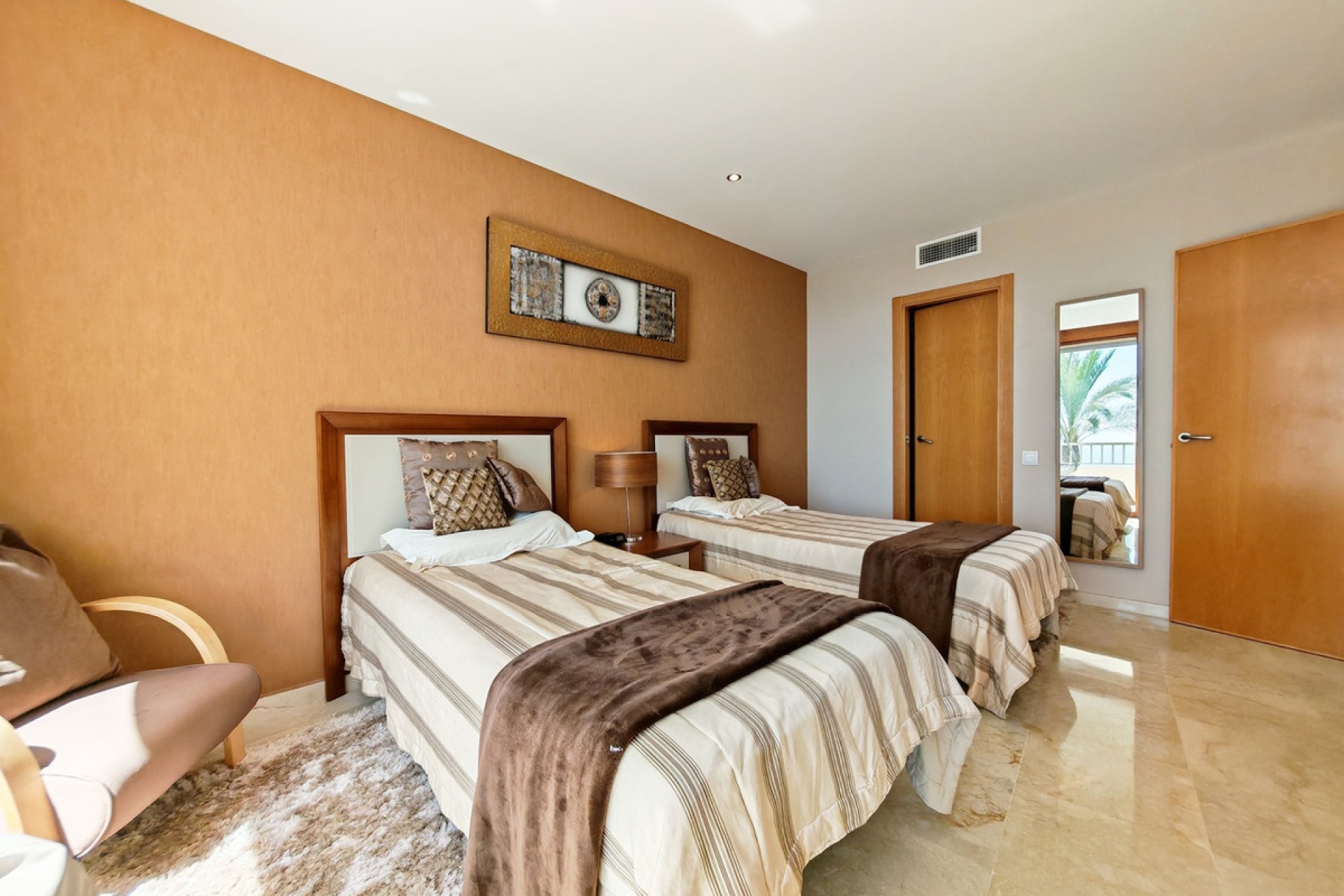 Resale - apartment - Marbella - Altos de los Monteros