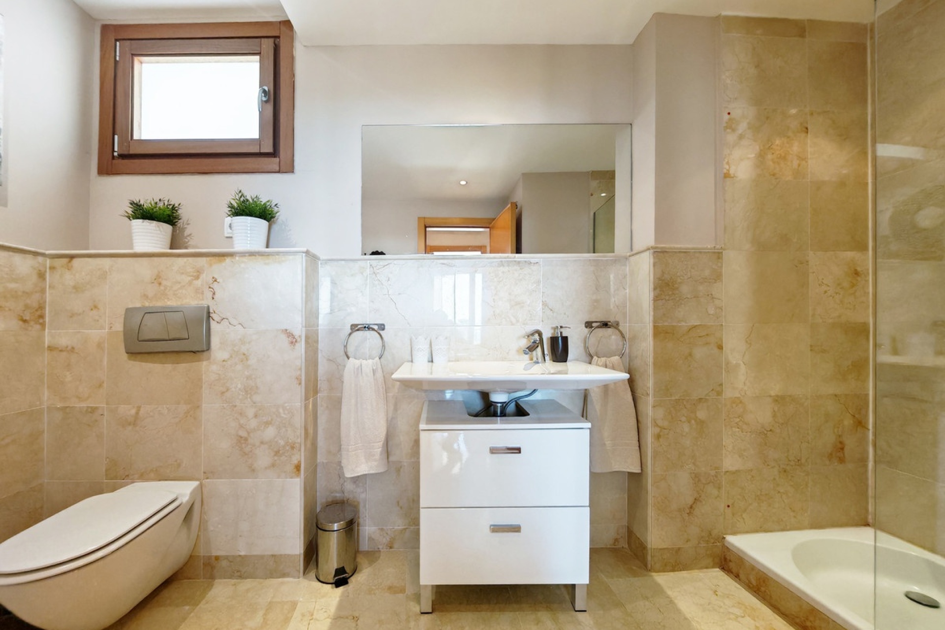 Resale - apartment - Marbella - Altos de los Monteros